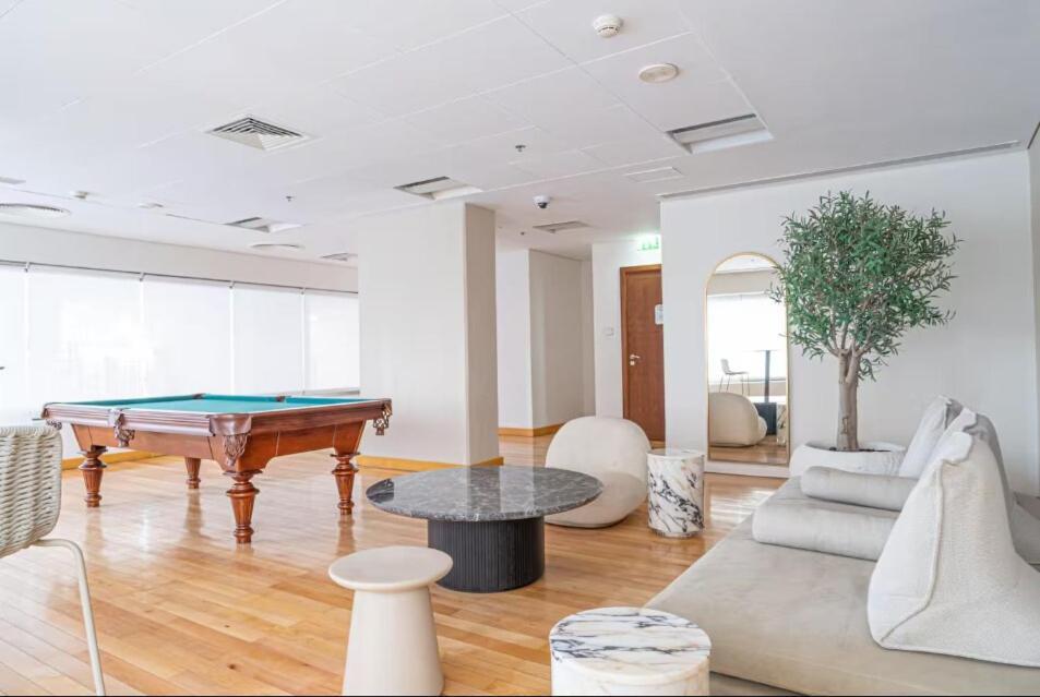 Apartment First Class 1br Downtown Lively Getaway