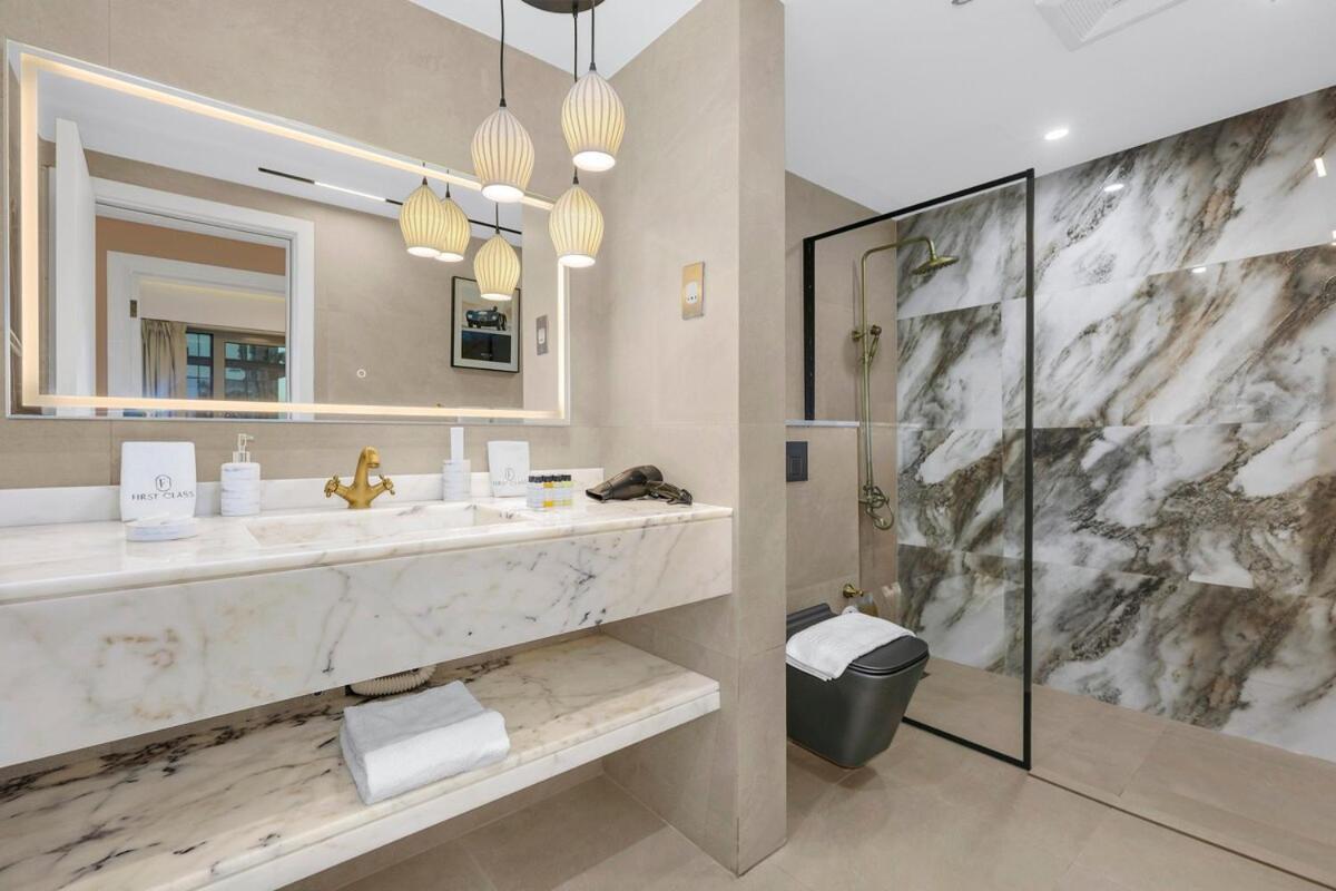 First Class 1br Downtown Lively Getaway Dubai