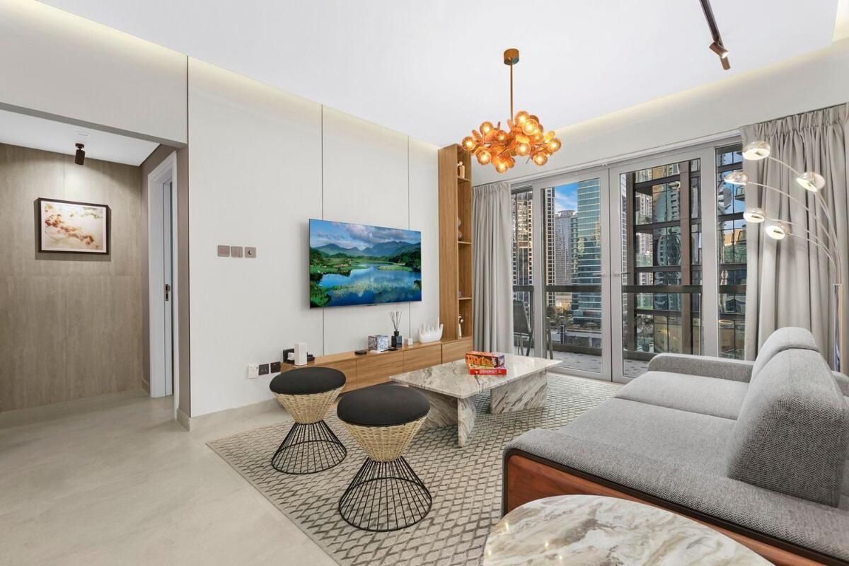 Apartment First Class 1br Downtown Lively Getaway Dubai