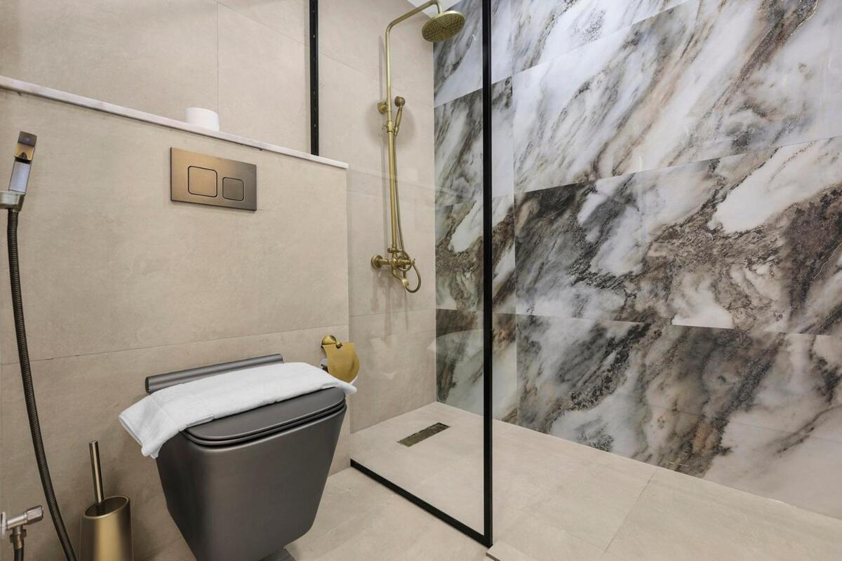 Apartment First Class 1br Downtown Lively Getaway Dubai