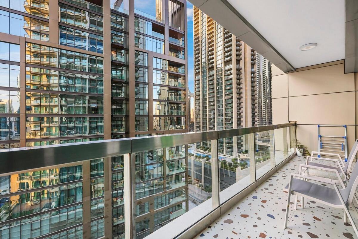 First Class 1br Downtown Lively Getaway *