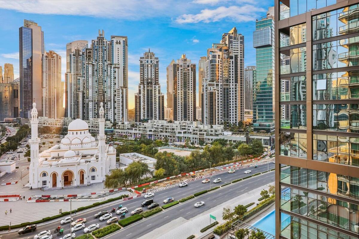 First Class 1br Downtown Lively Getaway * Dubai