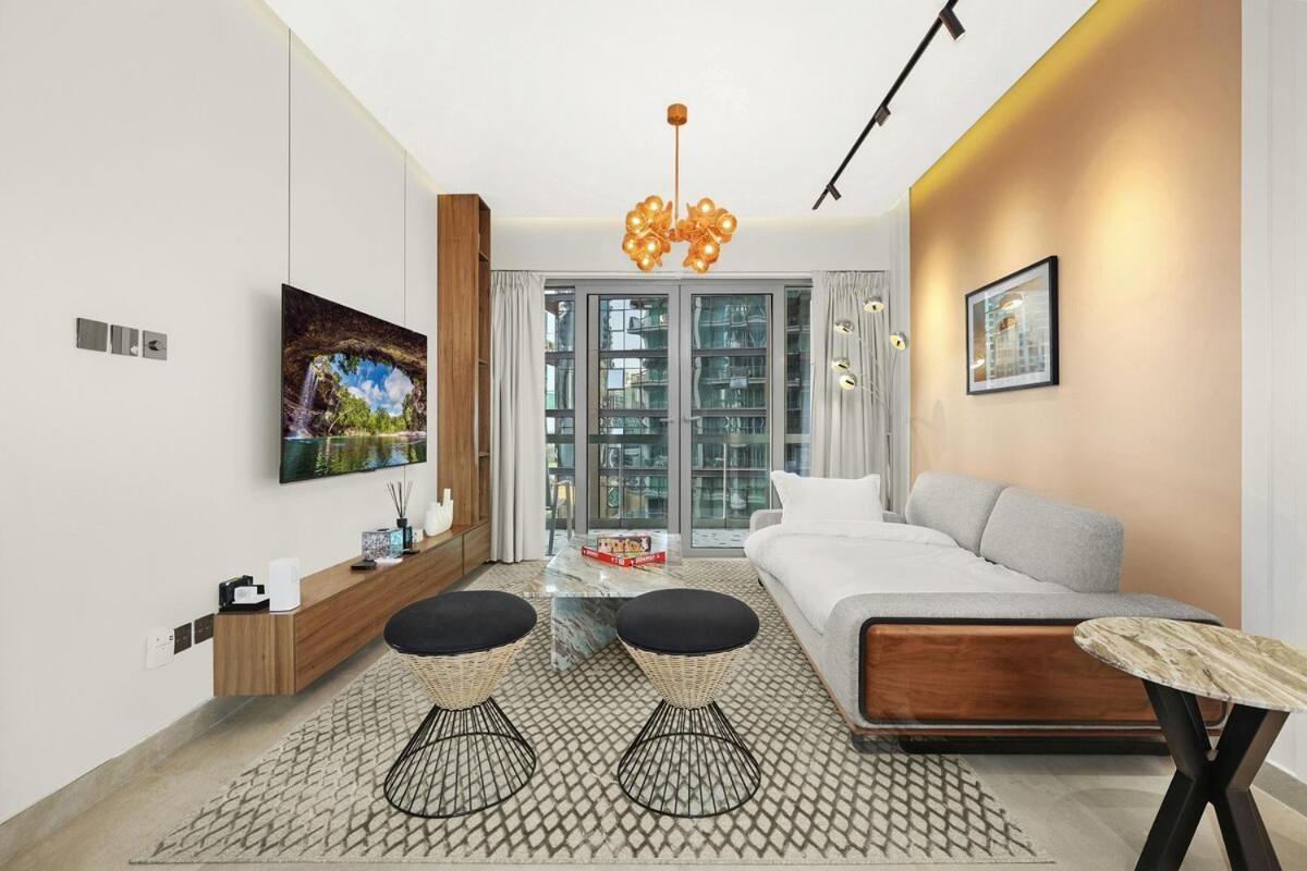 First Class 1br Downtown Lively Getaway Apartment Dubai